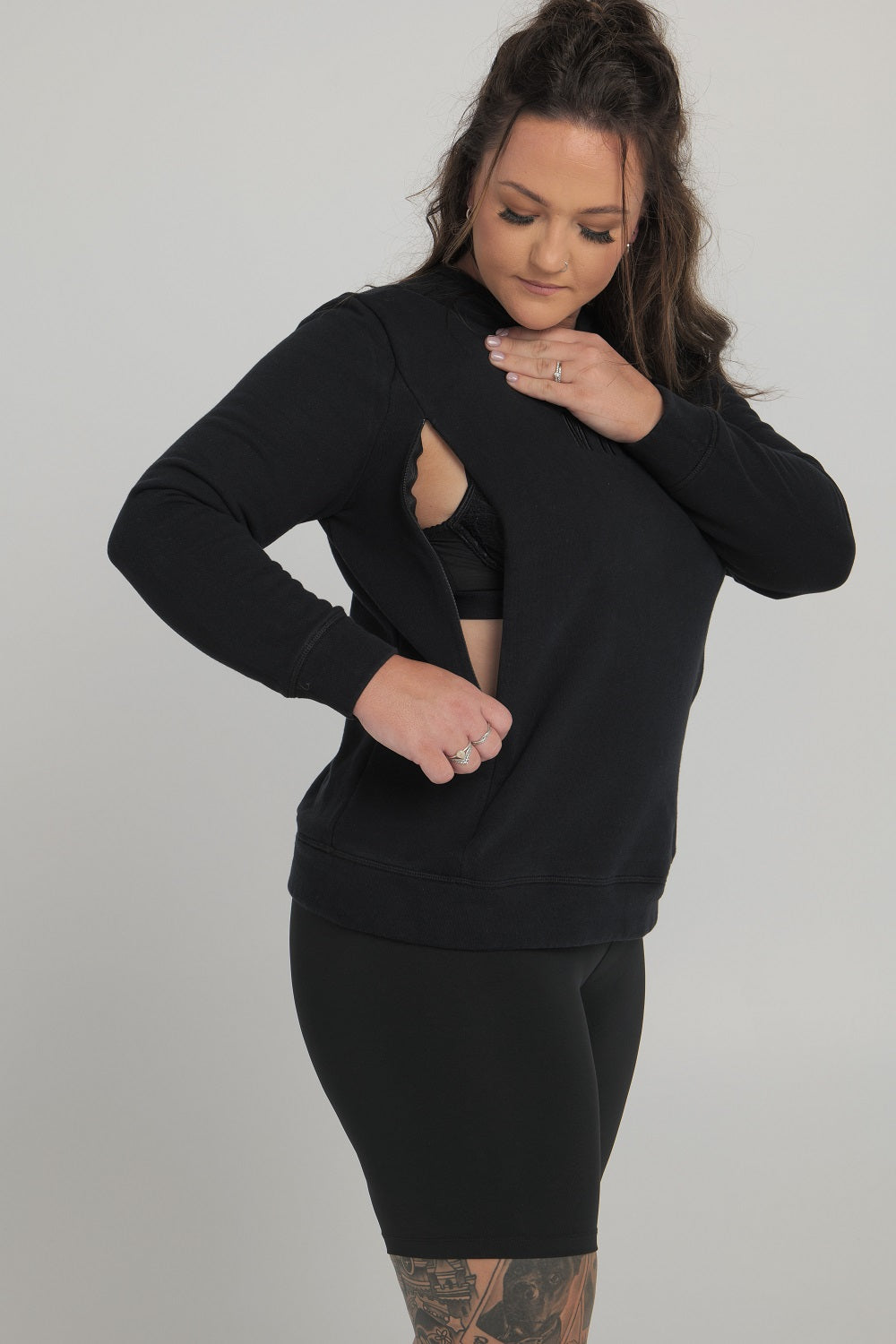 How to Breastfeed in our Blacked Out Breastfeeding Sweater