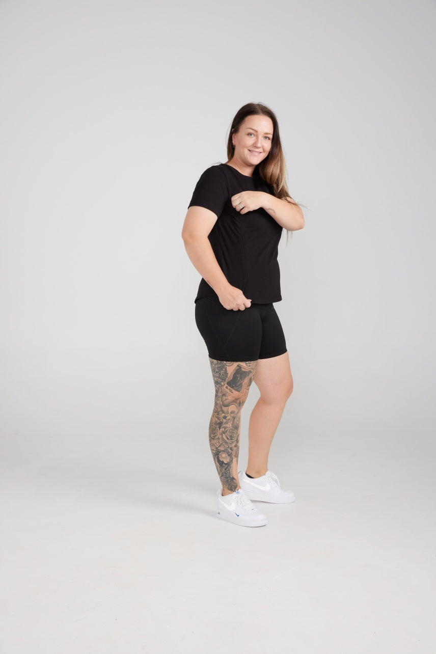 Black Elegance Nursing Tee | Hidden Zipper Breastfeeding T-Shirt | Stylish & Versatile Nursing Top